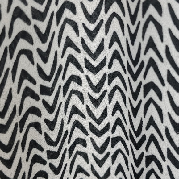 Bar III Mochneck Keyhole Asymmetrical Top Size S - Picture 8 of 8